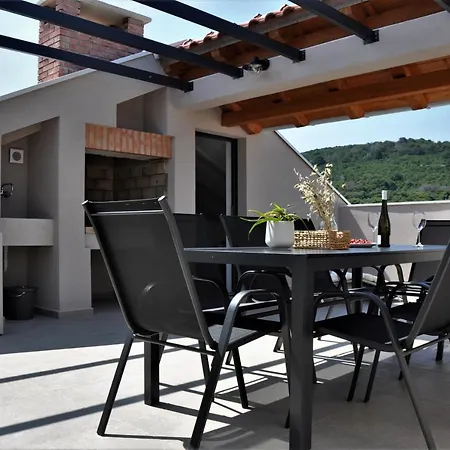 Sol Luxury Near The With Shared Heated Pool Daire *