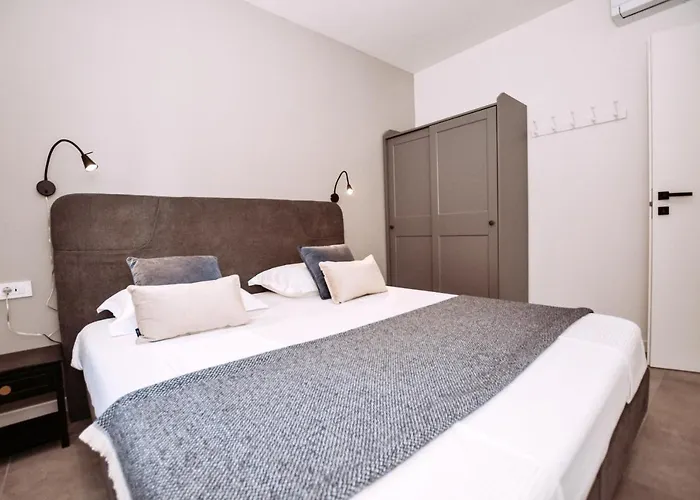 Lejlighed Sol Luxury Near The With Shared Heated Pool Božava