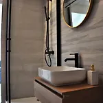 Sol Luxury Near The With Shared Heated Pool Apartment *