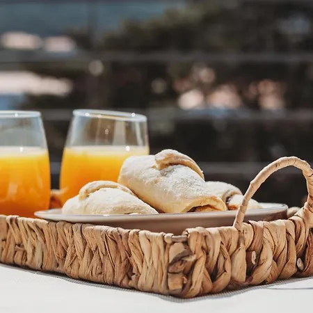 Sol Luxury Near The With Shared Heated Pool