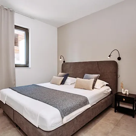 Sol Luxury Near The With Shared Heated Pool Bozava