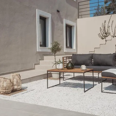 Sol Luxury Near The With Shared Heated Pool *