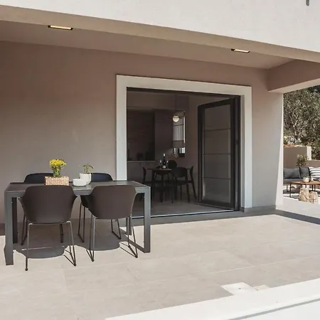 شقة Sol Luxury Near The With Shared Heated Pool