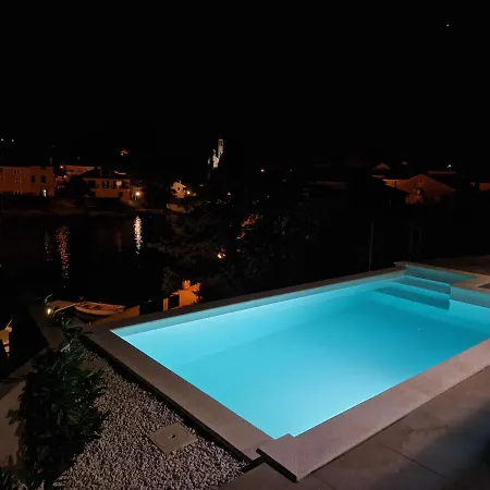 Sol Luxury Near The With Shared Heated Pool Bozava