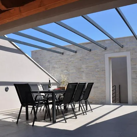 شقة Sol Luxury Near The With Shared Heated Pool