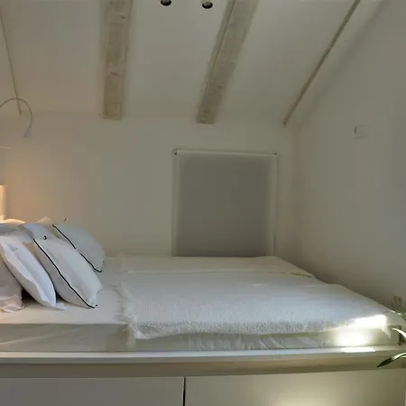 Sol Luxury Near The With Shared Heated Pool *