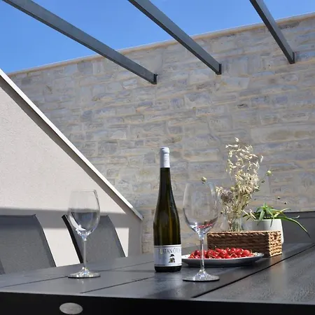 Sol Luxury Near The With Shared Heated Pool Apartment *