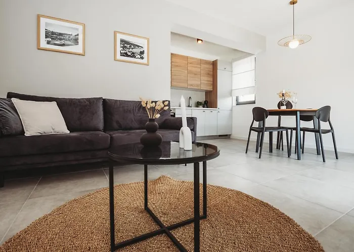 Sol Luxury Near The With Shared Heated Pool Apartamento *