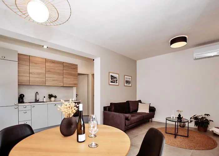 Sol Luxury Near The With Shared Heated Pool