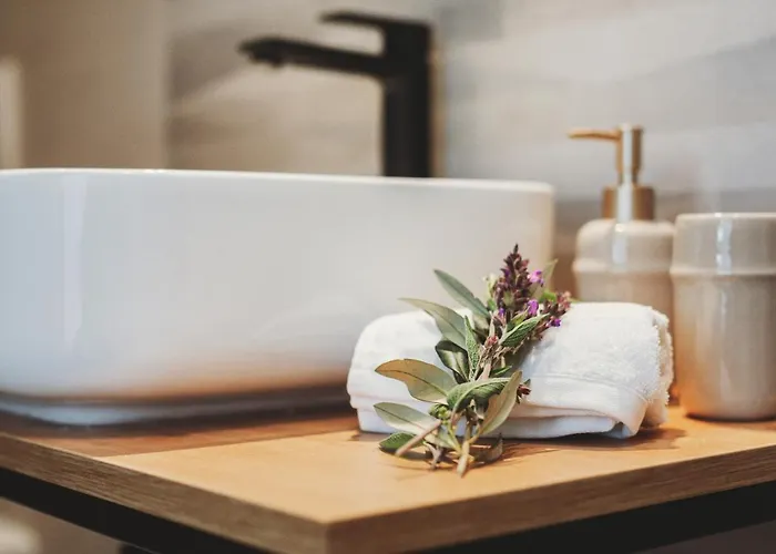 Sol Luxury Near The With Shared Heated Pool *