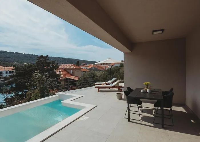 Sol Luxury Near The With Shared Heated Pool Bozava