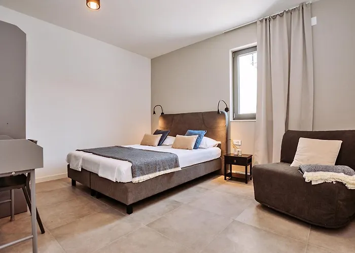 Sol Luxury Near The With Shared Heated Pool Božava