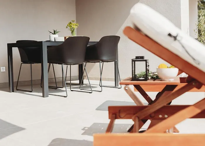 Sol Luxury Near The With Shared Heated Pool * Božava