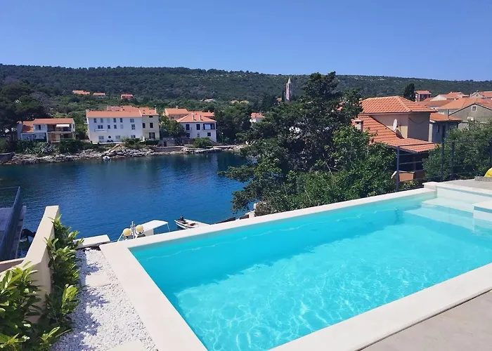 Sol Luxury Near The With Shared Heated Pool *