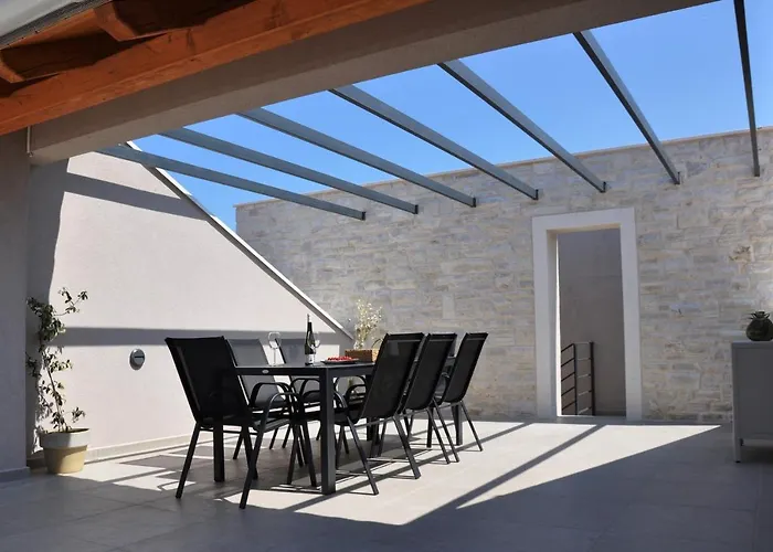 Apartamento Sol Luxury Near The With Shared Heated Pool