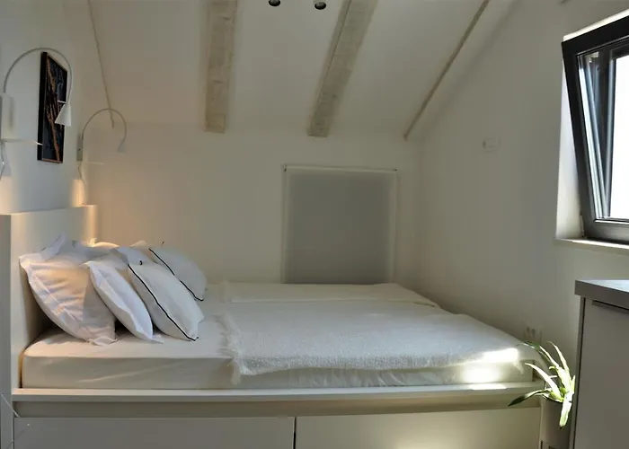 Sol Luxury Near The With Shared Heated Pool *