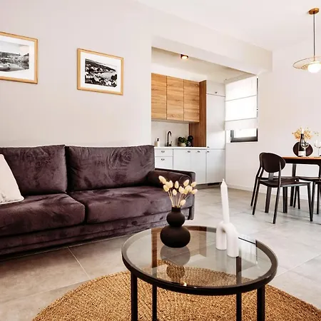 Sol Luxury Near The With Shared Heated Pool *