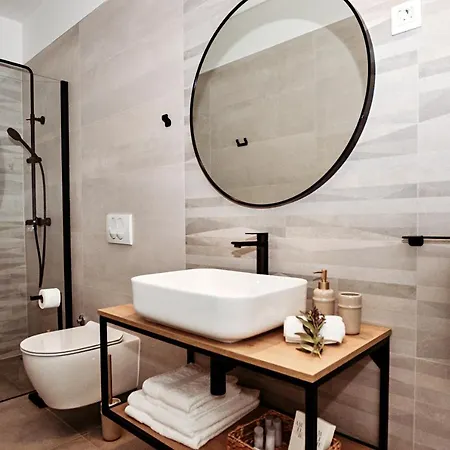 Sol Luxury Near The With Shared Heated Pool * Božava