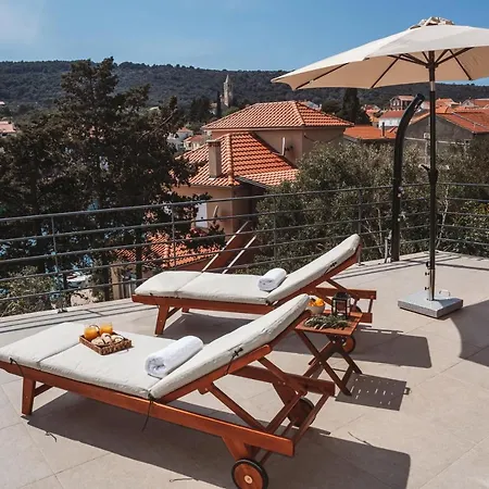 Sol Luxury Near The With Shared Heated Pool Apartman