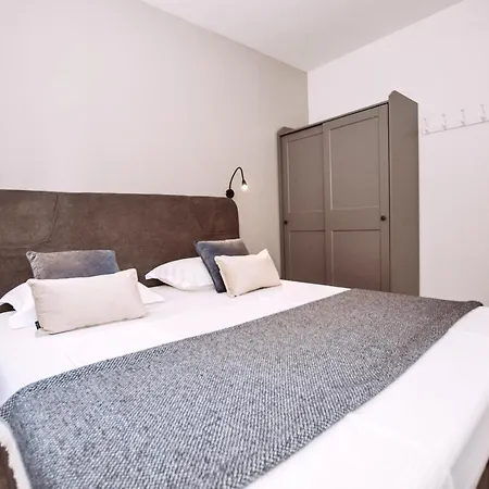 Apartman Sol Luxury Near The With Shared Heated Pool Bozava