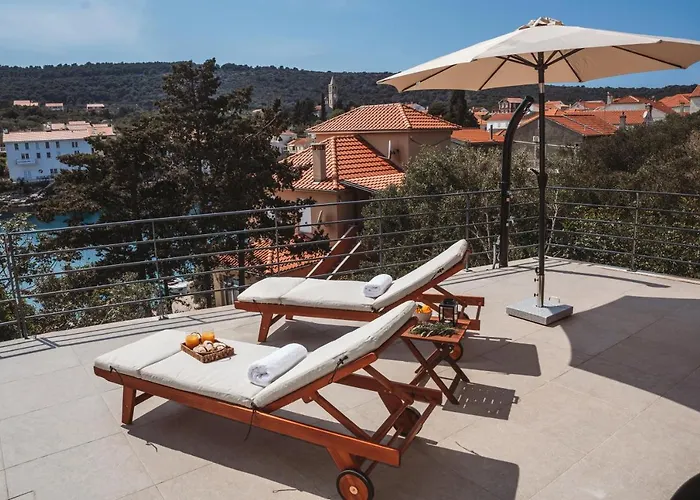 Sol Luxury Near The With Shared Heated Pool Lägenhet